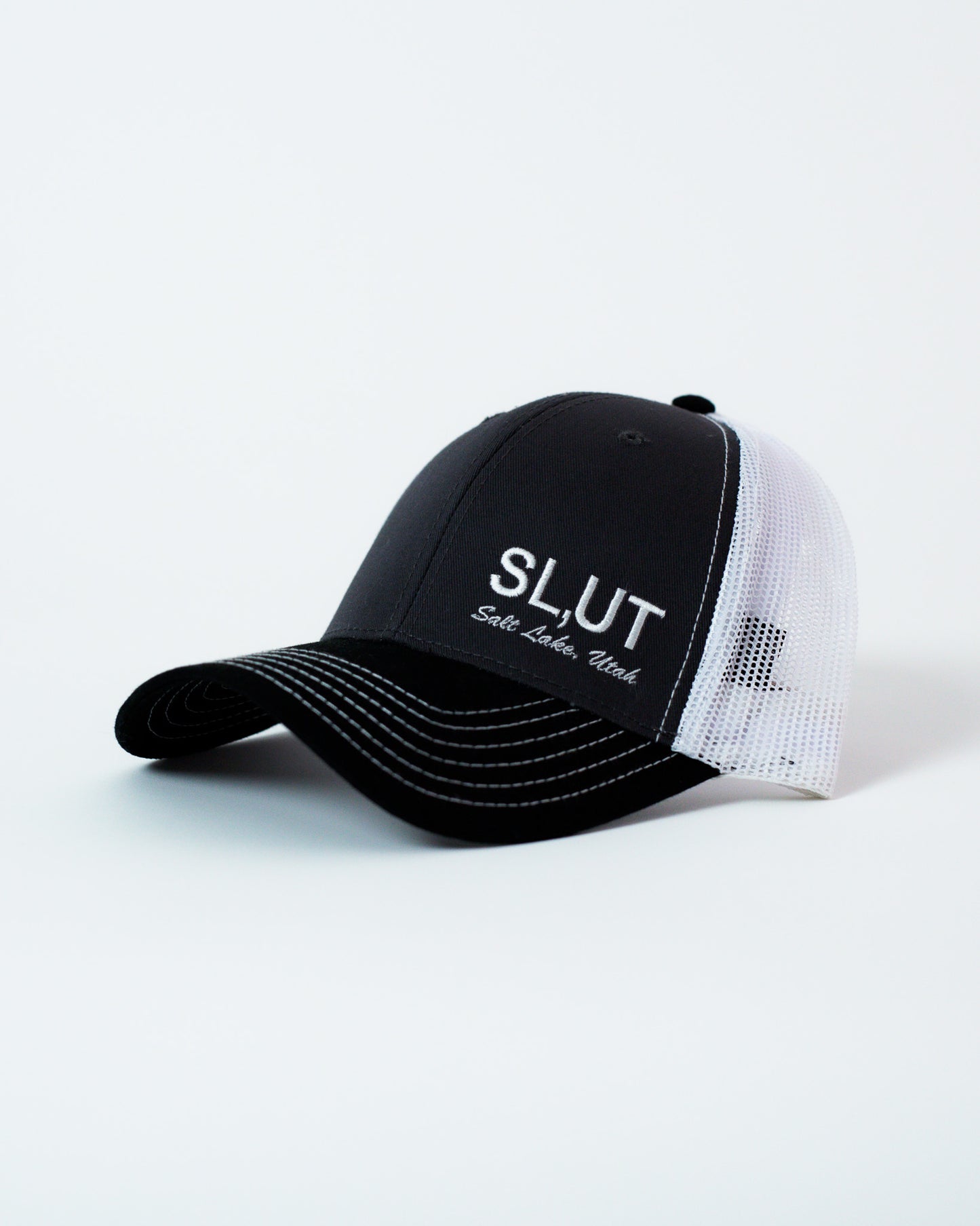 Black/White Two Tone SL,UT Trucker